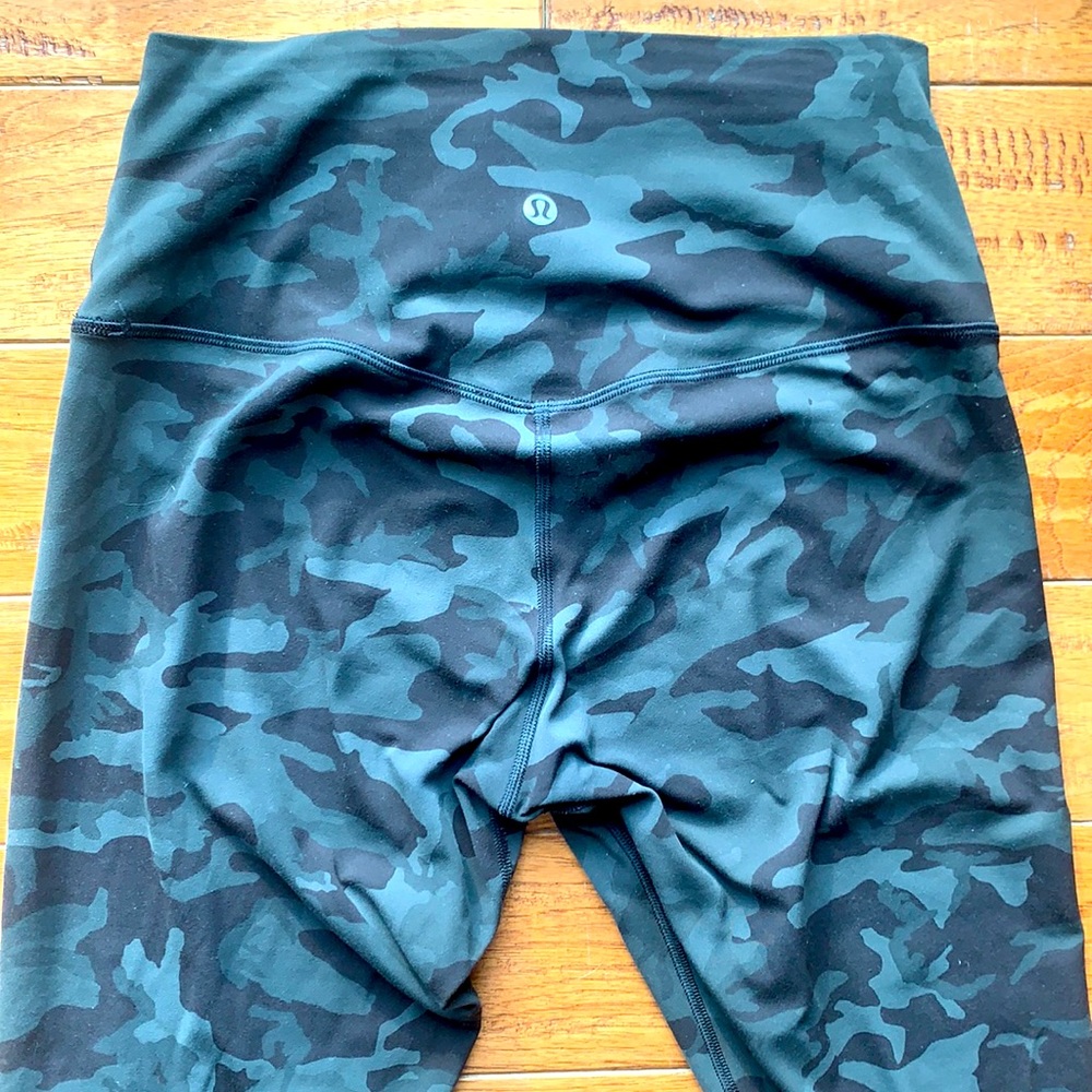 Lululemon Align 7/8 Legging- Army Pattern - image 1